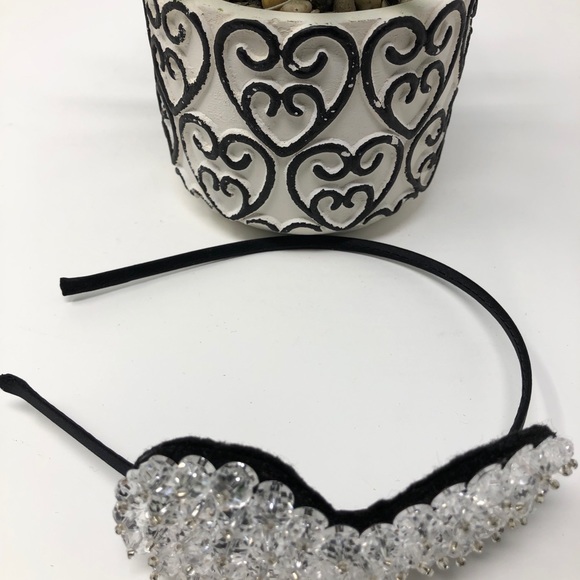 Fashion Accessory - Picture 3 of 5